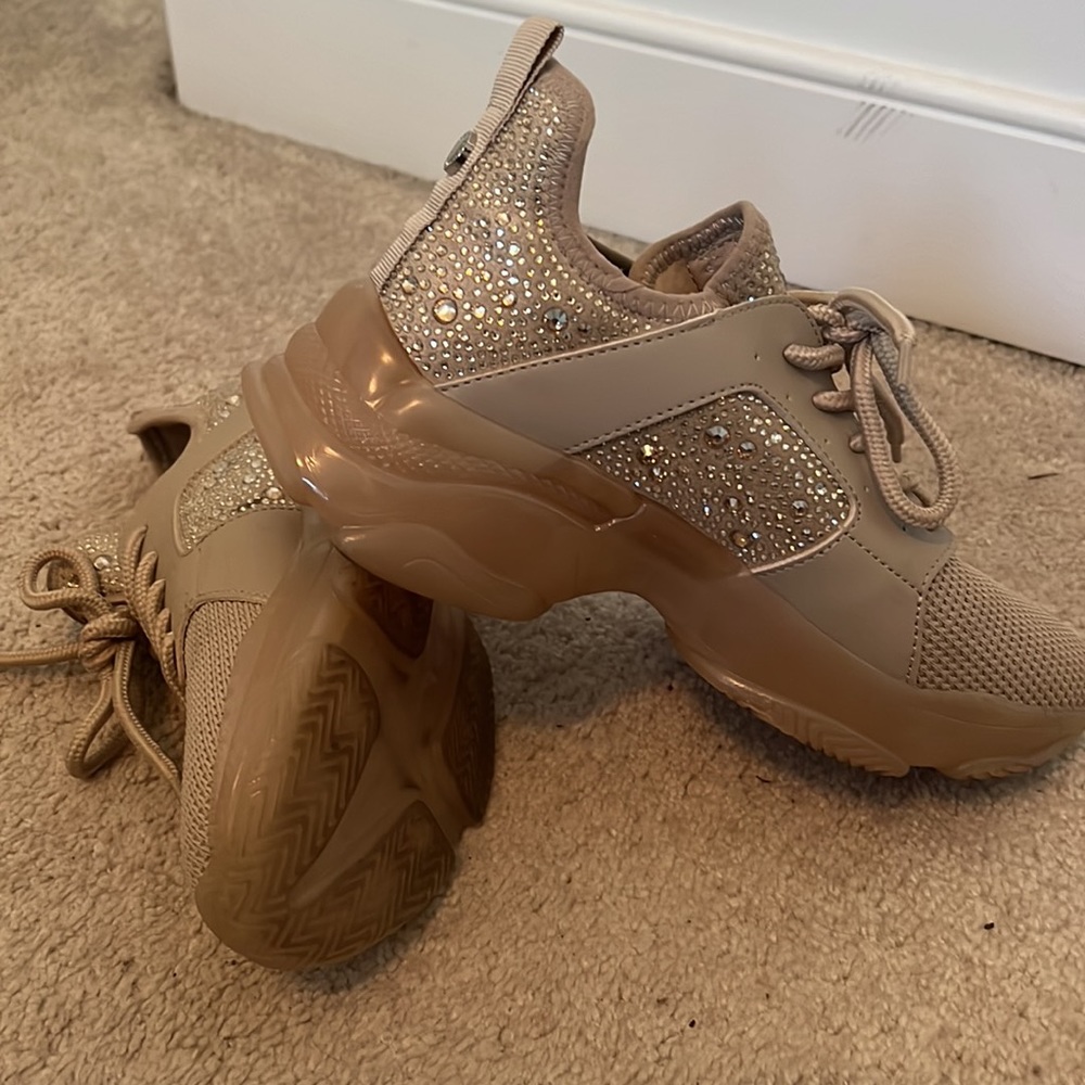 Steve Madden platform tennis shoes